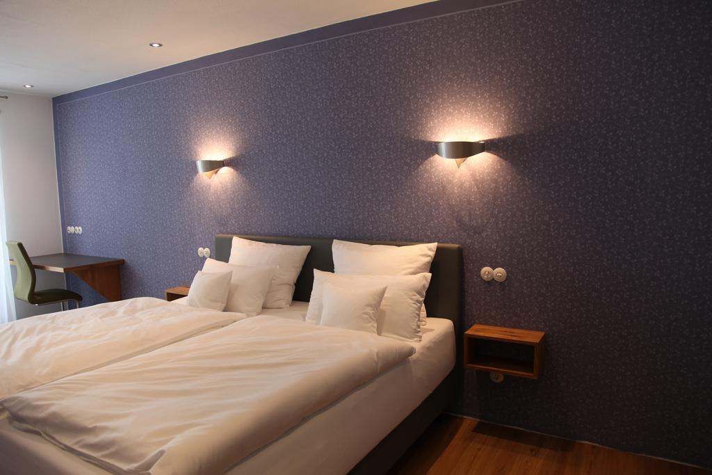 Luisenhof Otel Geisfeld  Oda fotoğraf