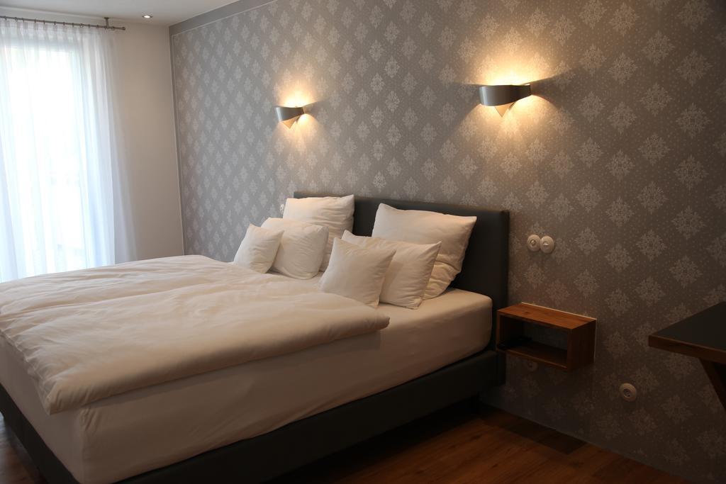 Luisenhof Otel Geisfeld  Oda fotoğraf